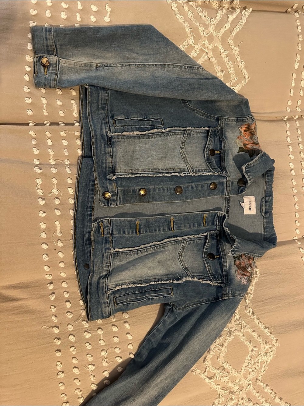 Joe's Jeans Embroidered Floral Denim Jacket Raw Hem Frayed Two Tone Size L